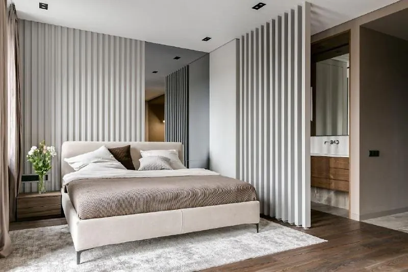 Classy Studio In Chicago, A Luxurious Condo Kyiv Ukraine
